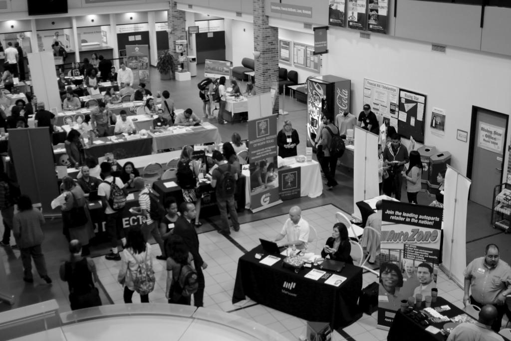 Photo by Evan Henry | Courier A crowd of job seekers fills the S Building Lobby for the Career Fair.