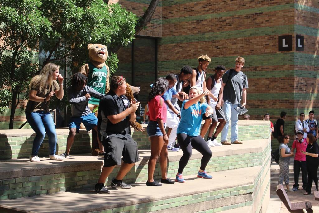 All photos by Brigitte Zumaya | Students dance to music played in the Commons Courtyard at the Welcome Back Party. All photos by Brigitte Zumaya | Students dance to music played in the Commons Courtyard at the Welcome Back Party.