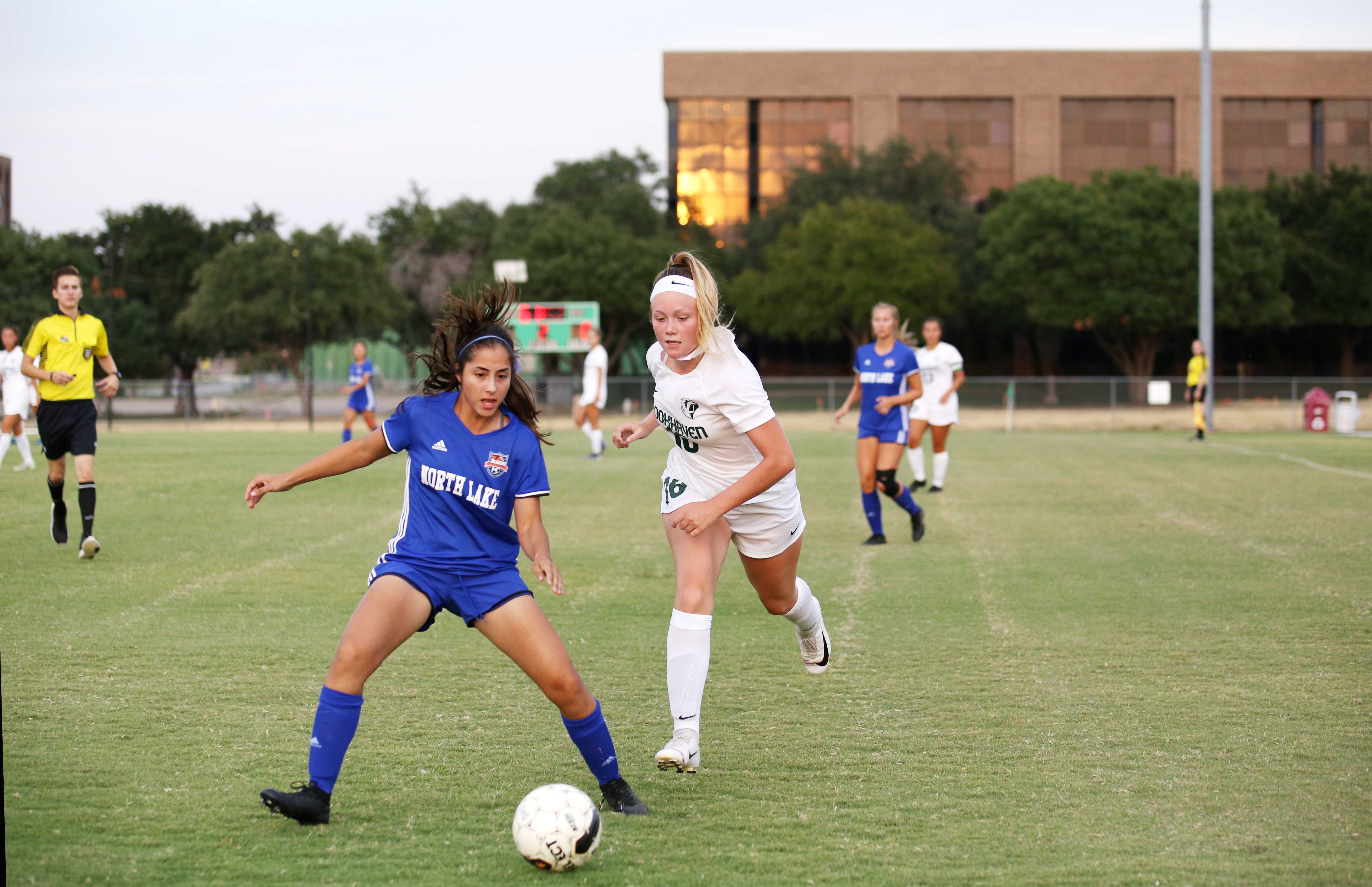 Photo by Malen Blackmon | Lady Bear Patricia Valdes (#24) maneuvers her way through North Lake College defenders Sept. 13.