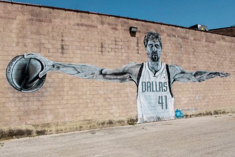 Photo of Dirk Nowitzki Mural