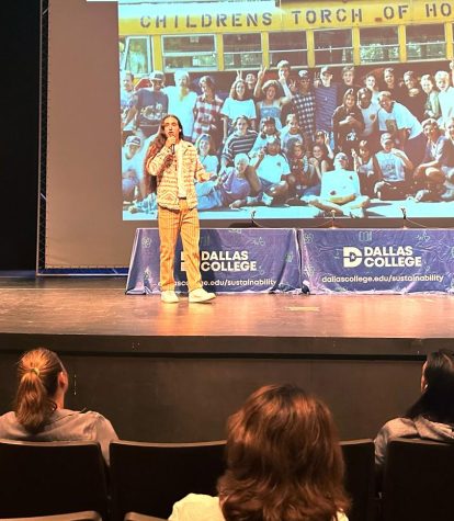 Xiuhtezcatl Martinez addressed the audience on his beginnings as a climate activist.